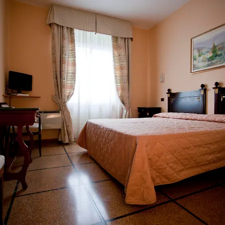 Hotell La Pace Pisa