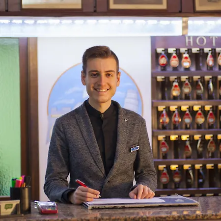 لا بيس فندق 3*