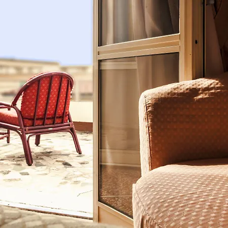 فندق لا بيس 3*