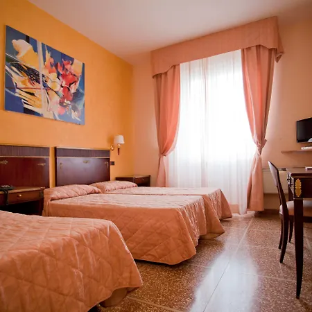 La Pace Hotel