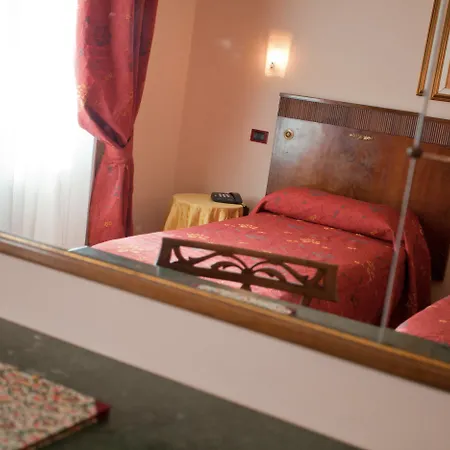 La Pace Hotel